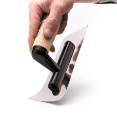 Bien choisir l’épaisseur de sa lame de taloche : guide pratique pour des finitions parfaites